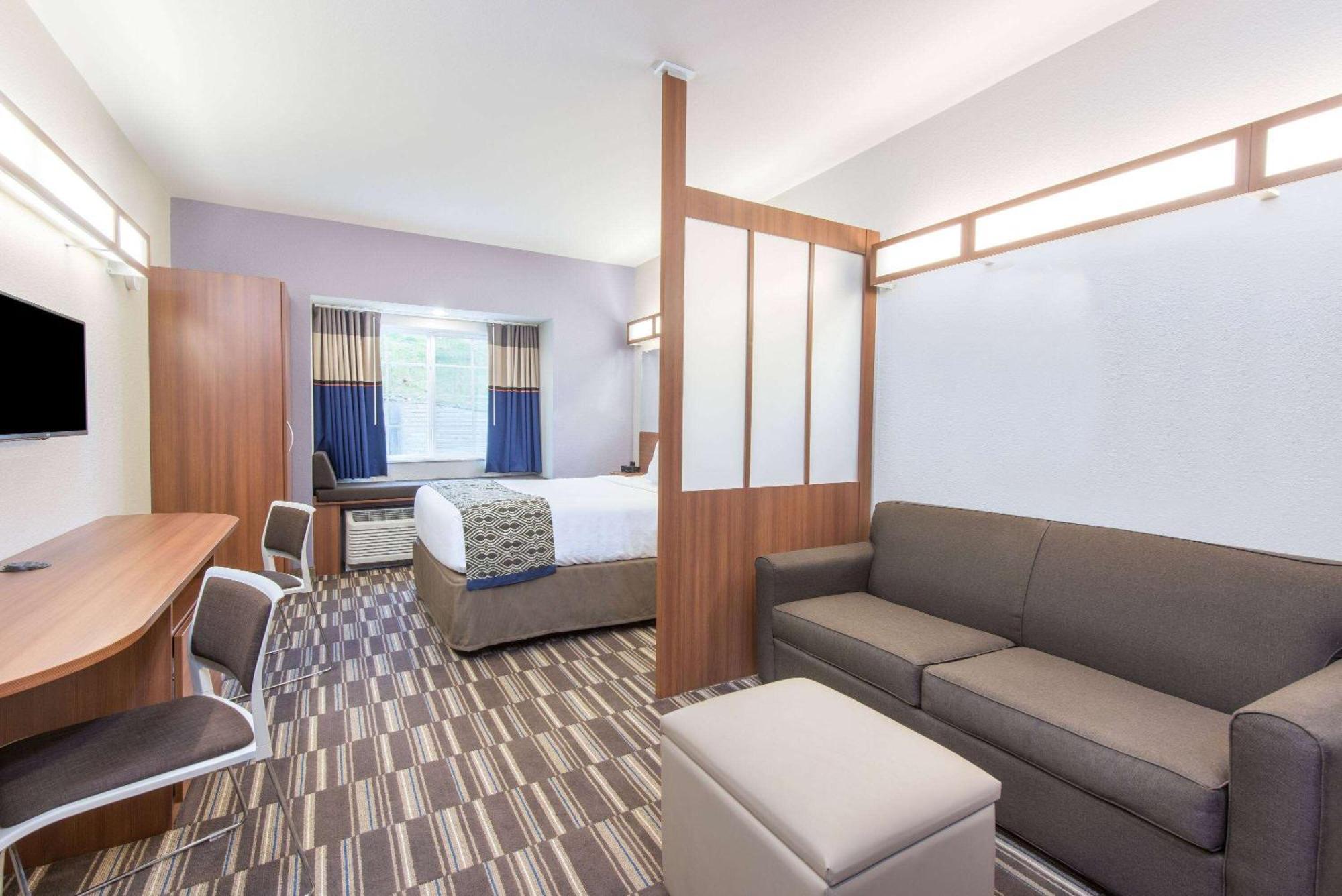 Microtel Inn & Suites By Wyndham Cadiz Kültér fotó